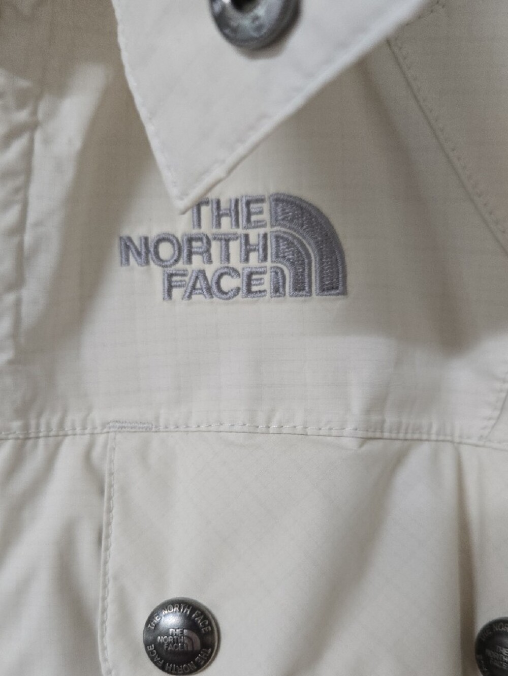 The North Face Hyvent Womens XS Cream Hooded Raincoat with Belt - Picture 3 of 12